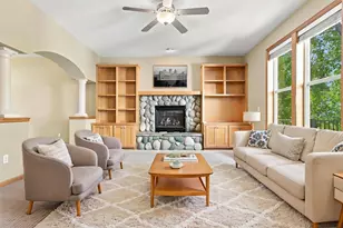 655 Lexie Ct, Eagan, MN 55123 - Photo 7