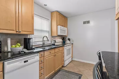 2245 Highland Parkway, Saint Paul, MN 55116 - Photo 7