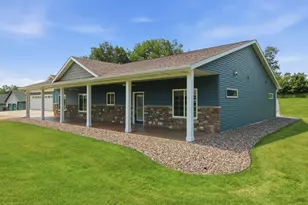 341 Amber View St, Menomonie, WI 54751 - Photo 37