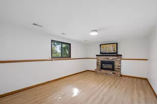16015 Oak Shore Dr, Lakeville, MN 55044 - Photo 35