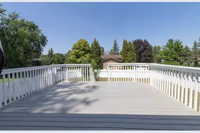 8200 Thomas Avenue N, Brooklyn Park, MN 55444 - Photo 11