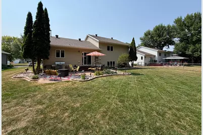 408 Clearview Court, Moorhead, MN 56560 - Photo 3