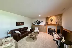 408 Clearview Ct, Moorhead, MN 56560 - Photo 11
