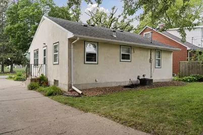1634 Victoria Street N, Saint Paul, MN 55117 - Photo 35