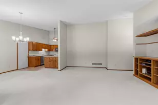 2558 Sumac Cir, White Bear Lake, MN 55110 - Photo 11