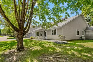 2558 Sumac Cir, White Bear Lake, MN 55110 - Photo 3