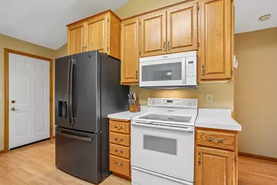 9126 Windsor Lane N, Brooklyn Park, MN 55443 - Photo 7