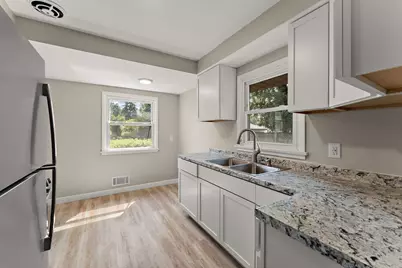 5906 Dupont Avenue N, Brooklyn Center, MN 55430 - Photo 9