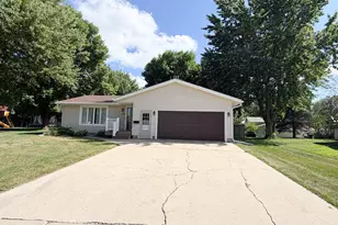 1523 Eckerson Dr, Worthington, MN 56187 - Photo 3