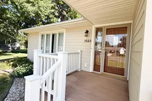 1523 Eckerson Dr, Worthington, MN 56187 - Photo 5