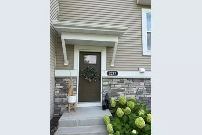 2217 Gateway Curve, North Saint Paul, MN 55109 - Photo 3