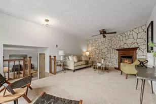 810 Oakwood Dr, New Brighton, MN 55112 - Photo 9