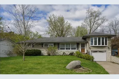 810 Oakwood Drive, New Brighton, MN 55112 - Photo 1