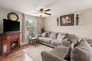 1006 Van Buren St S, Shakopee, MN 55379 - Photo 5