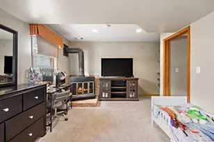 1006 Van Buren St S, Shakopee, MN 55379 - Photo 27