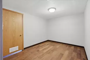 124 W 6th St, New Richmond, WI 54017 - Photo 11