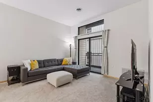 270 4th St E, Saint Paul, MN 55101 - Photo 7