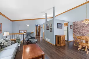 3632 Gershwin Ln N, Oakdale, MN 55128 - Photo 5