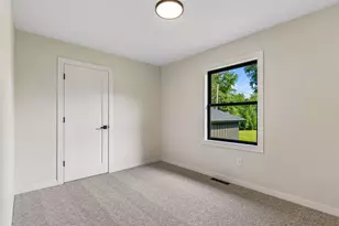 640 Grospoint Ln N, Oakdale, MN 55128 - Photo 17