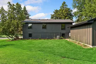 640 Grospoint Ln N, Oakdale, MN 55128 - Photo 35