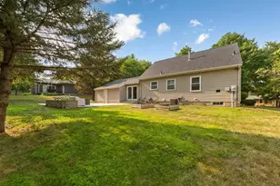 614 Lower Johnson Cir, Saint Peter, MN 56082 - Photo 35