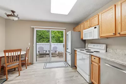 429 Wilderness Drive, Chaska, MN 55318 - Photo 5