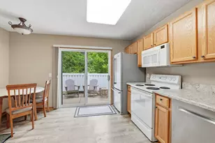 429 Wilderness Dr, Chaska, MN 55318 - Photo 5