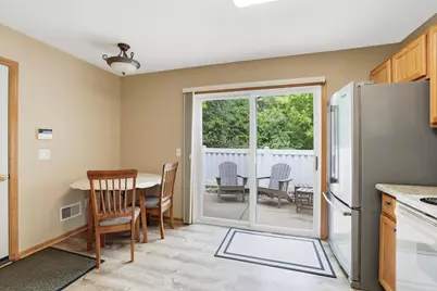 429 Wilderness Drive, Chaska, MN 55318 - Photo 7