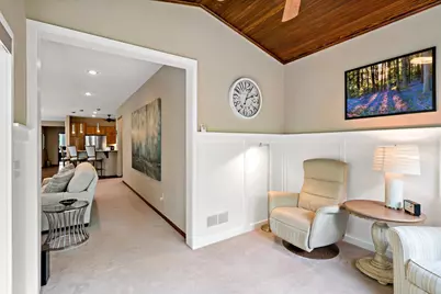 15305 Stonewood Court, Burnsville, MN 55306 - Photo 5