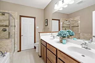 15305 Stonewood Ct, Burnsville, MN 55306 - Photo 19