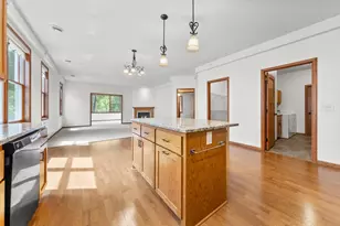 682 Bibeau Ct, Vadnais Heights, MN 55127 - Photo 13
