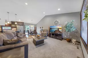 1285 Turnberry Dr SE, Rochester, MN 55904 - Photo 5