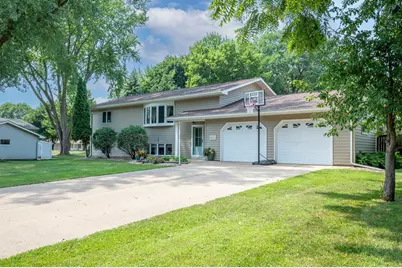 912 Shoreacres Drive, Fairmont, MN 56031 - Photo 1