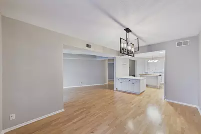 1021 Sibley Memorial Highway #204, Mendota Heights, MN 55118 - Photo 7