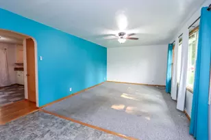 916 5th St SW, Waseca, MN 56093 - Photo 5