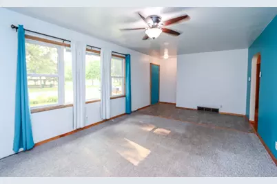 916 5th Street SW, Waseca, MN 56093 - Photo 7