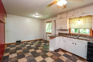 916 5th St SW, Waseca, MN 56093 - Photo 15