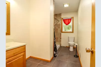 916 5th Street SW, Waseca, MN 56093 - Photo 17