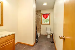 916 5th St SW, Waseca, MN 56093 - Photo 17