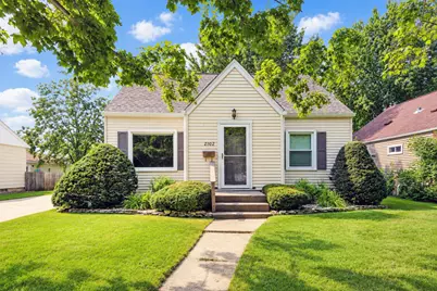 2102 E Oakland Avenue, Austin, MN 55912 - Photo 1
