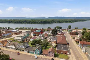 37 N Hill St, Fountain City, WI 54629 - Photo 25