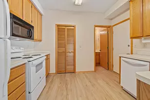 8797 Branson Dr, Inver Grove Heights, MN 55076 - Photo 9