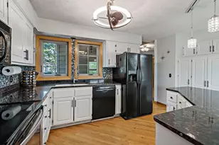 630 Sullivan Ln NE, Columbia Heights, MN 55421 - Photo 9