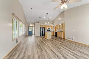 535 Meadows Dr, Hammond, WI 54015 - Photo 5