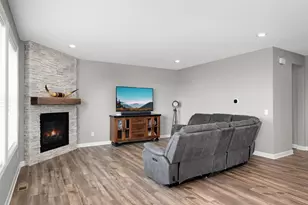 870 Spancil Hl Dr, Woodbury, MN 55129 - Photo 13