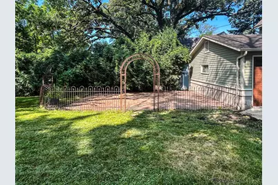 327 E Pearl Street, Owatonna, MN 55060 - Photo 5