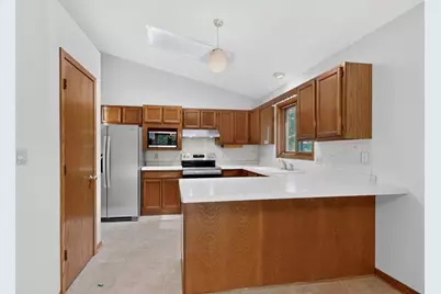 2818 26th Street NW, Rochester, MN 55901 - Photo 9