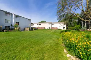 2281 Pond Ave E, Maplewood, MN 55119 - Photo 31