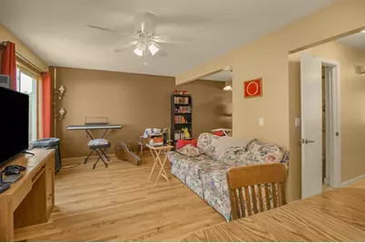 2281 Pond Avenue E #10, Maplewood, MN 55119 - Photo 13