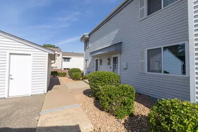2281 Pond Avenue E #10, Maplewood, MN 55119 - Photo 3